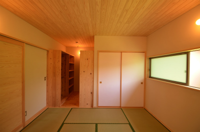 自然素材と日本の木でリフォームした寝室